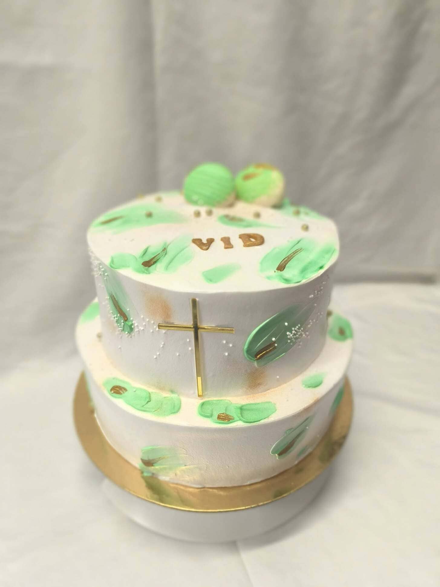 torta na kat zeleno detalji križ pričest krštenje