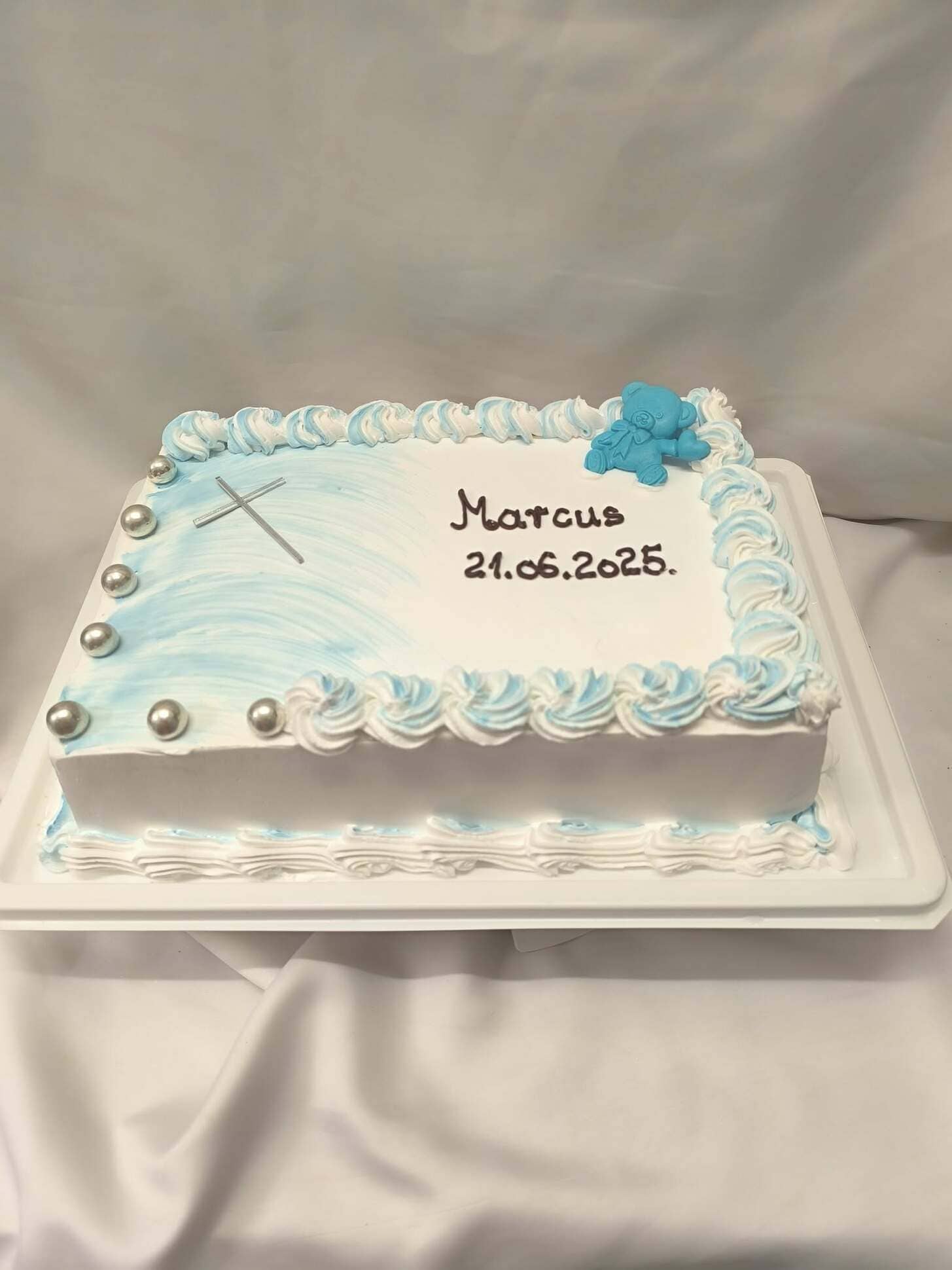 torta datum detalji medo